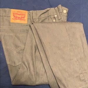 569 Levi Jeans